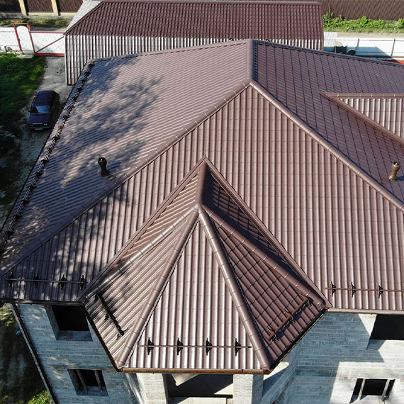 Монтаж сложной крыши и кровли в Балтийске и Калининградской области